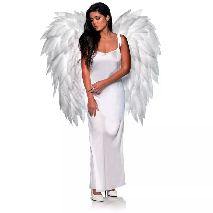 A women dressed as an angel wearing a White Angel wings.