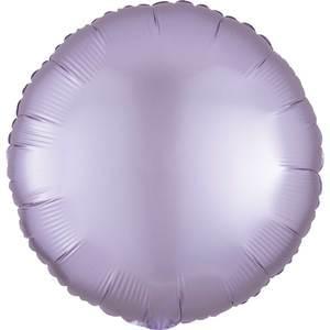 Round mylar balloon in pastel lilac with a satin finish and subtle radial seams throughout.